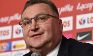 Ile zarabia trener reprezentacji Polski w piłce nożnej? Zaskakujące stawki!