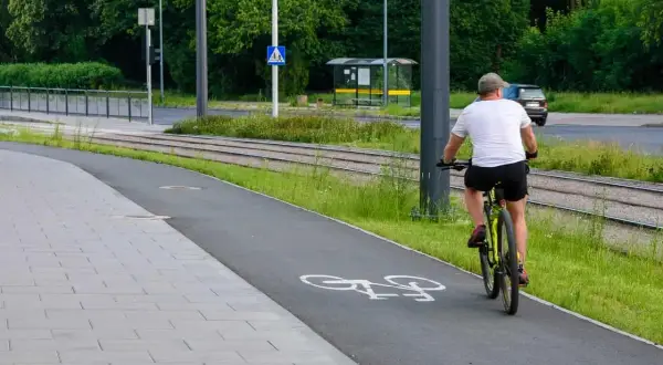 Czy można prowadzić rower po pijanemu? Poznaj przepisy i kary w Polsce